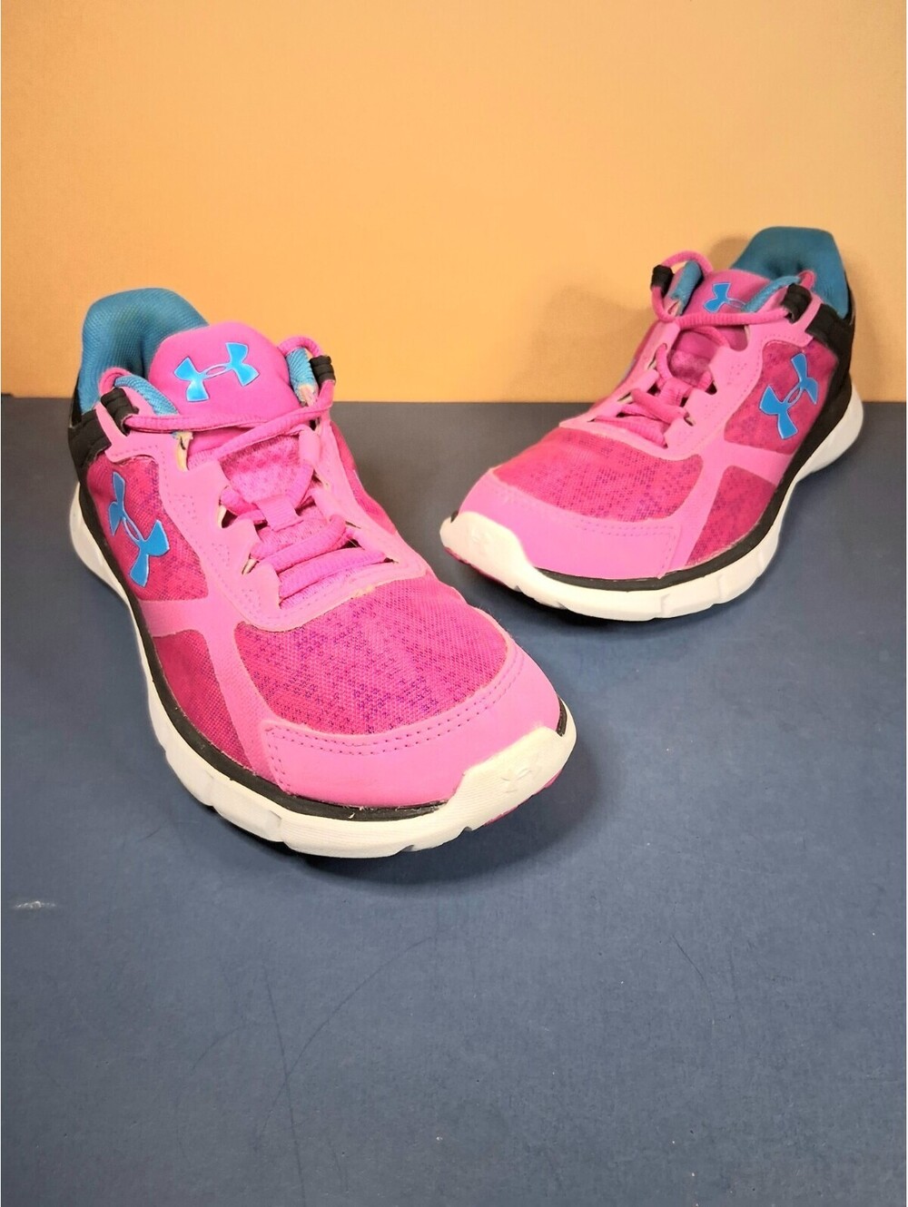 Under Armour Micro G Velocity Women's Size 8.5 Pink/Black/Blue Running Shoes